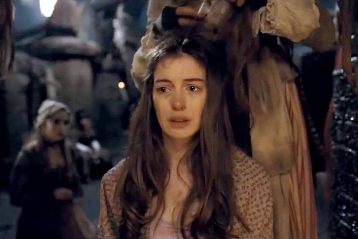 12 Tantangan yang Dijalani Anne Hathaway demi Sebuah Peran