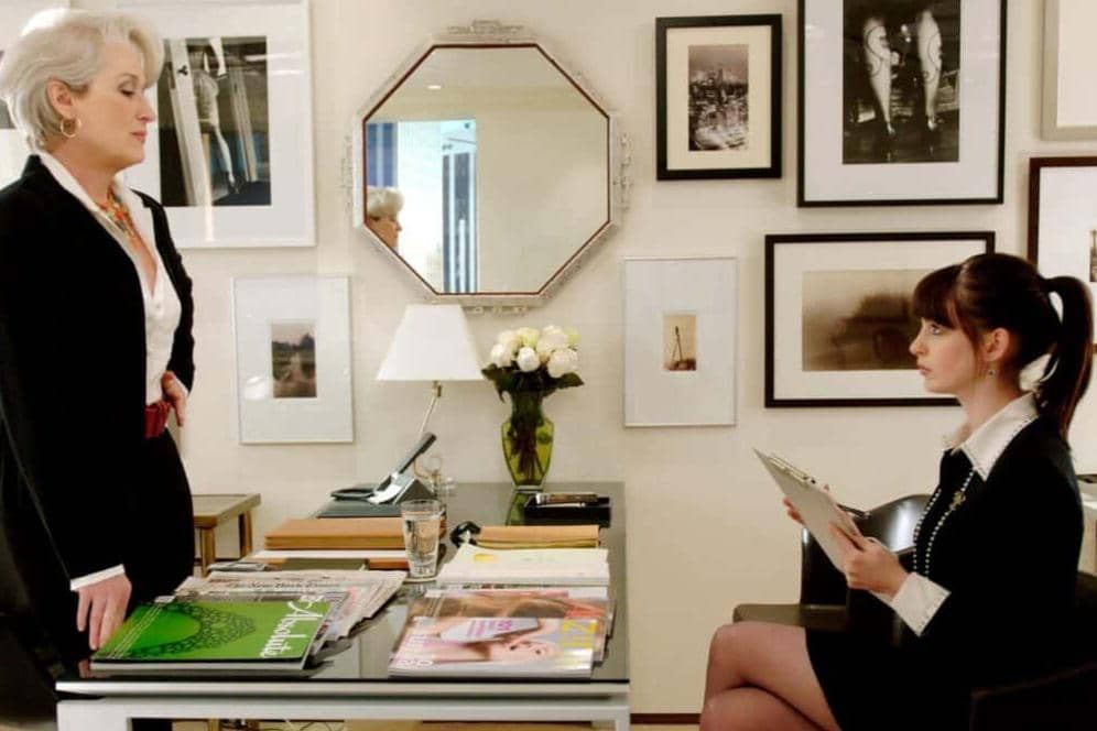 cuplikan adegan yang diperankan Anne Hathaway dalam film The Devil Wears Prada 