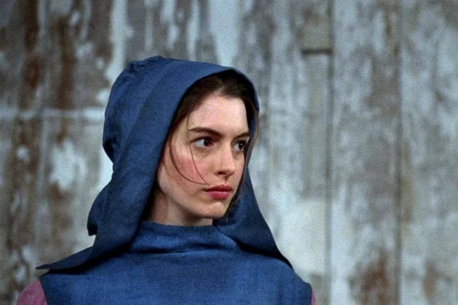 cuplikan adegan yang diperankan Anne Hathaway dalam film Les Misérables 