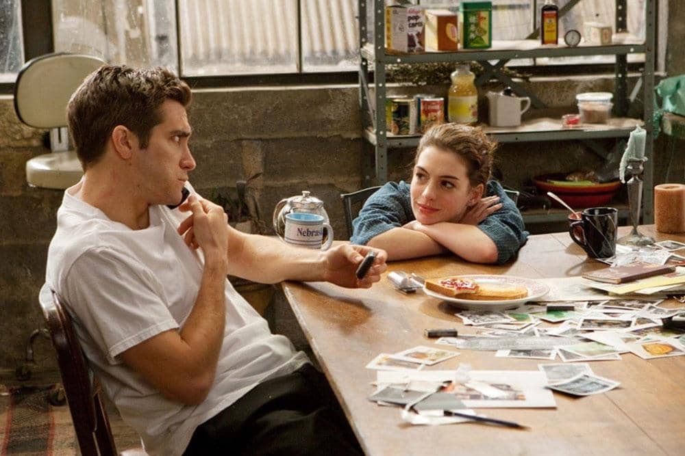 cuplikan adegan yang diperankan Anne Hathaway dalam film Love and Other Drugs 