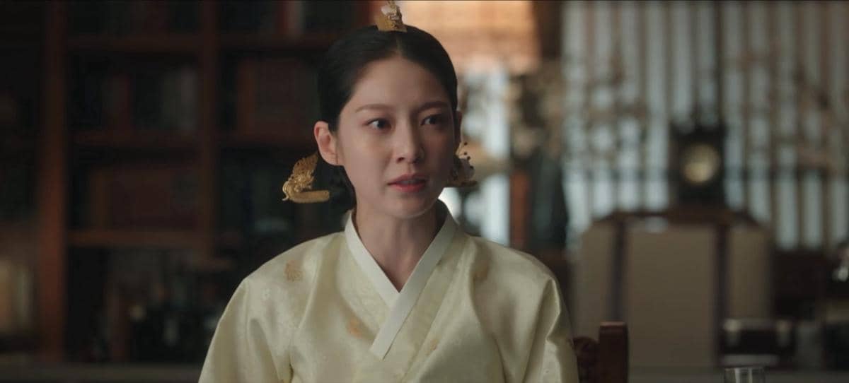 Gong Seung Yeon di Perfect Crown