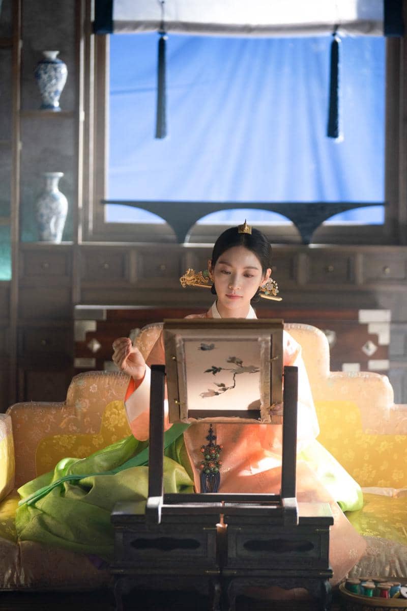 Gong Seung Yeon di Perfect Crown