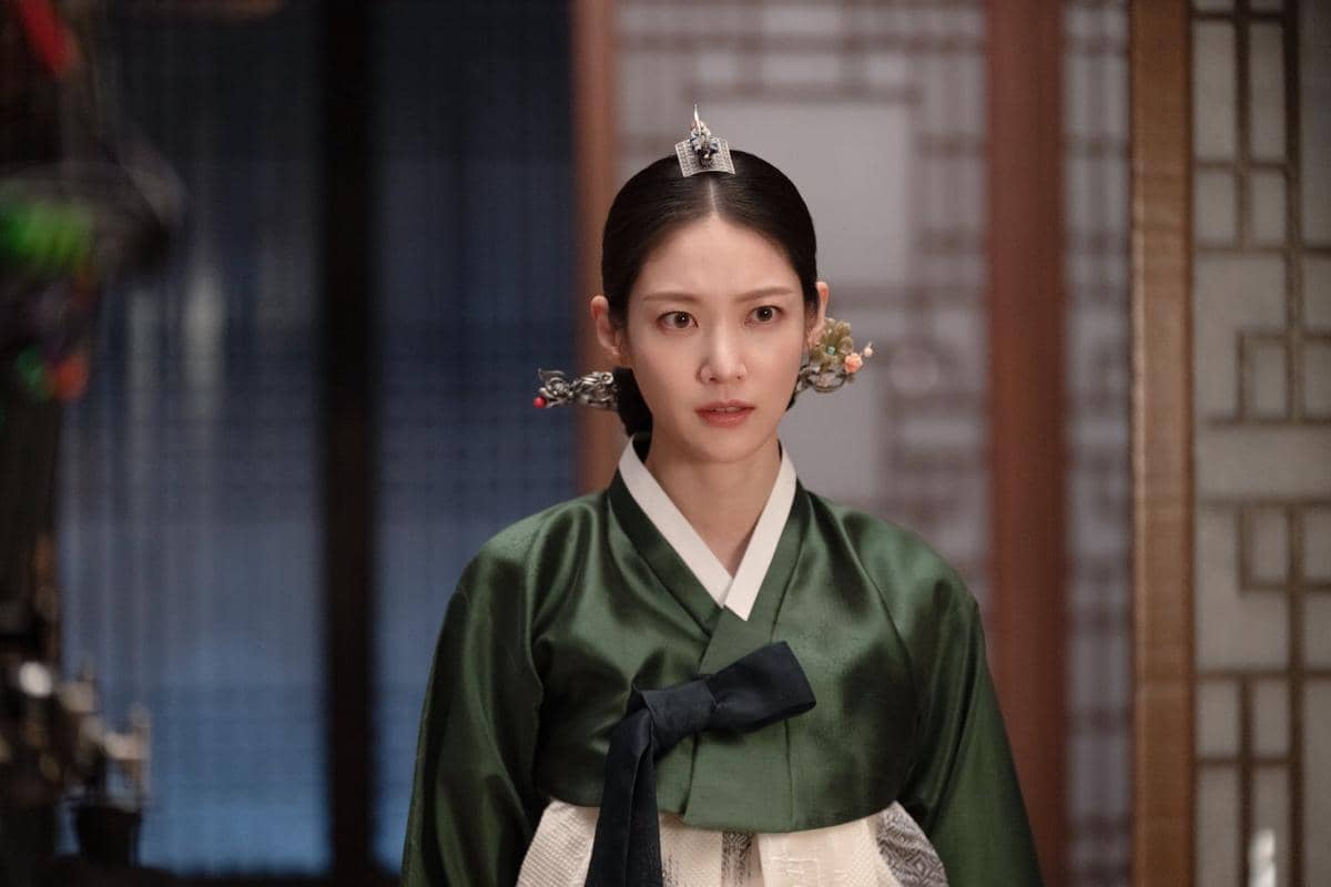 Gong Seung Yeon di Perfect Crown