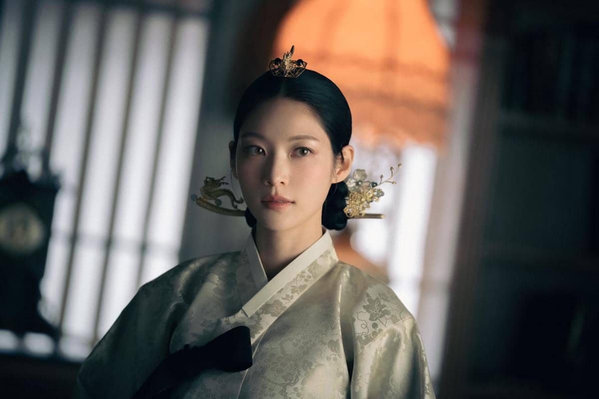 7 Sisi Ambisius Ibu Suri Yoon Yi Rang di Drakor Perfect Crown