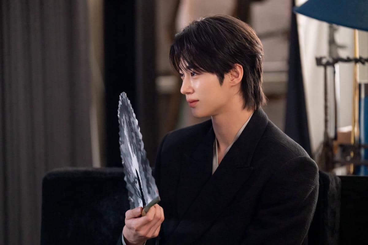 5 Benda yang Punya Makna Khusus di Perfect Crown, Ikonik!