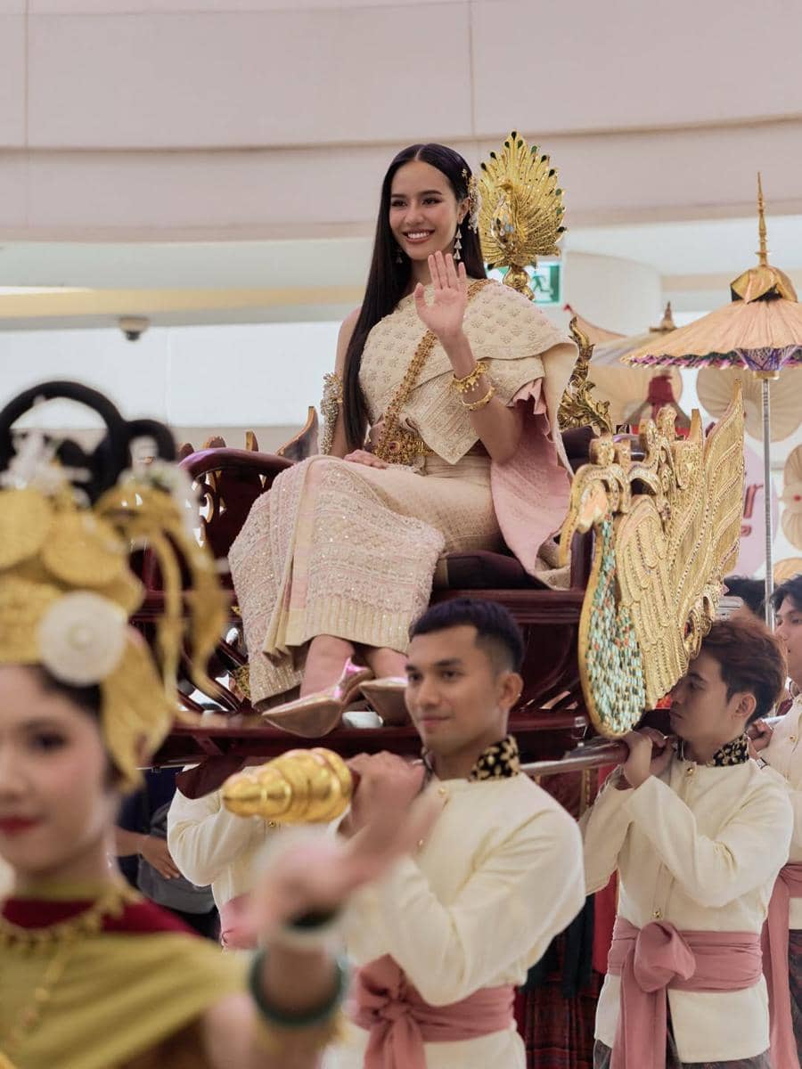 potret Miss World 2025 Opal Suchata rayakan Festival Songkran Thailand