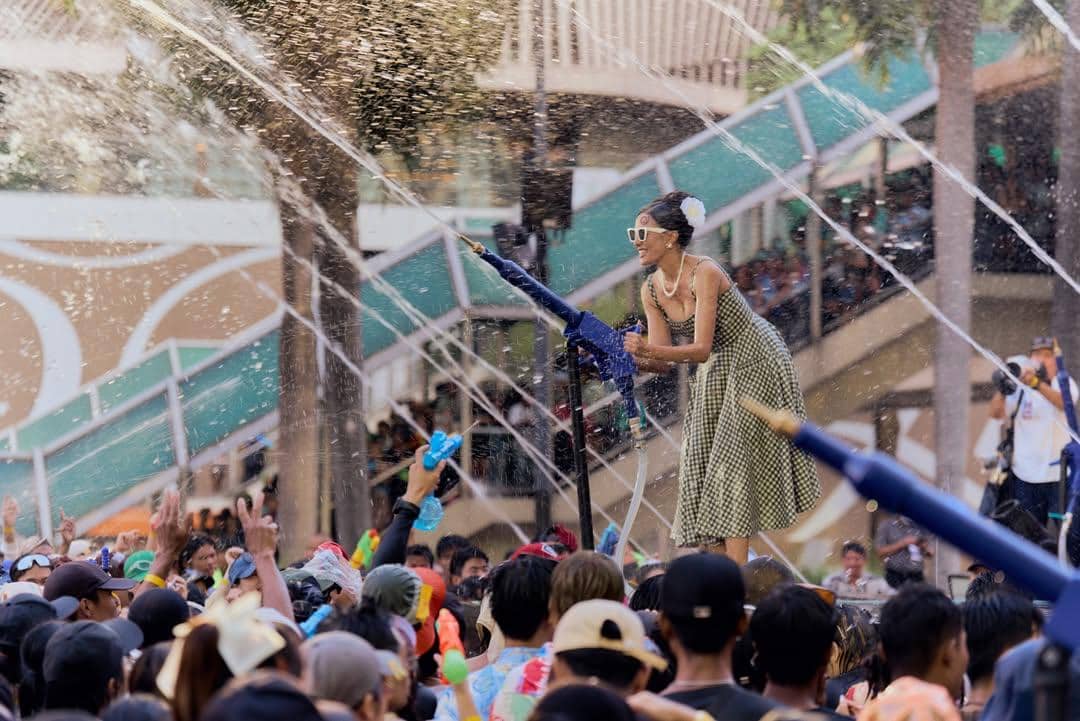 potret Miss World 2025 Opal Suchata rayakan Festival Songkran Thailand