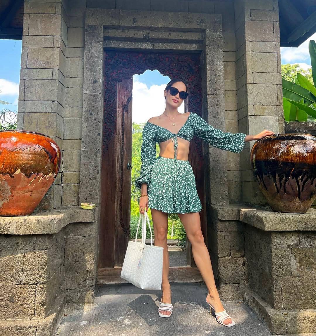 ide mix and match mini skirt ala Cinta Laura 