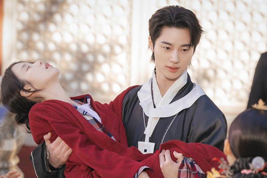 7 Tanda Pangeran I An Tertarik pada Seong Hui Ju di Perfect Crown