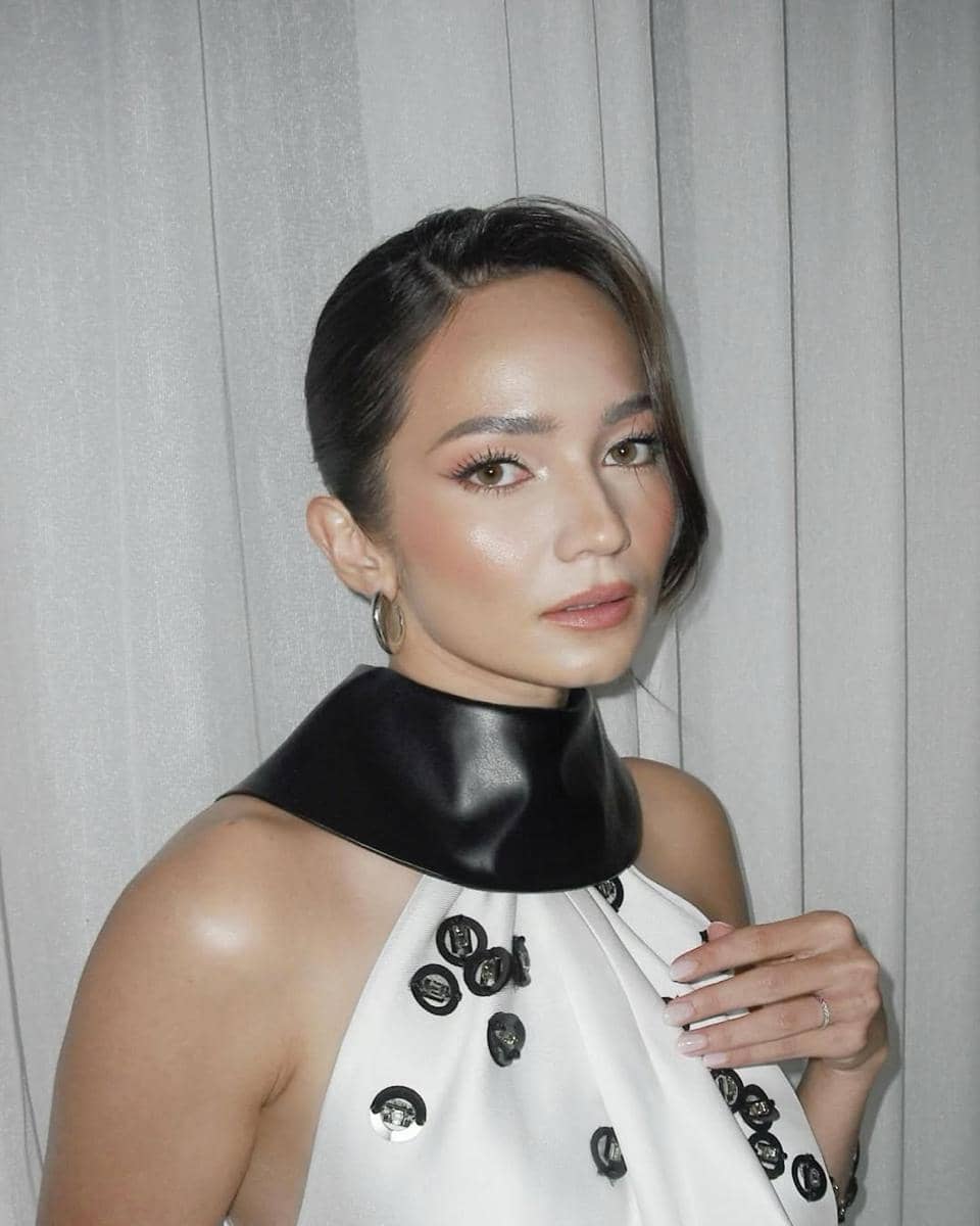 inspirasi hair do elegan ala Enzy Storia 