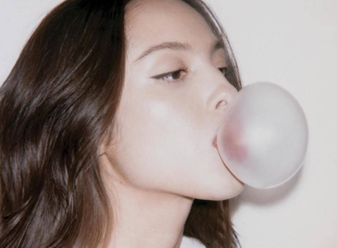 Lirik Lagu drop dead - Olivia Rodrigo, Single dari Album Terbaru!