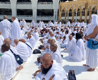 ilustrasi interaksi jemaah 