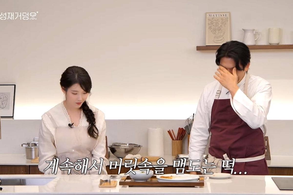 IU dan chef Anh Sung Jae dalam program Anh's Guide to Doneness 