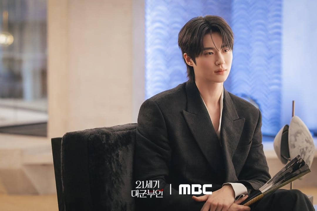 I An (Byeon Woo Seok) dalam drakor Perfect Crown 