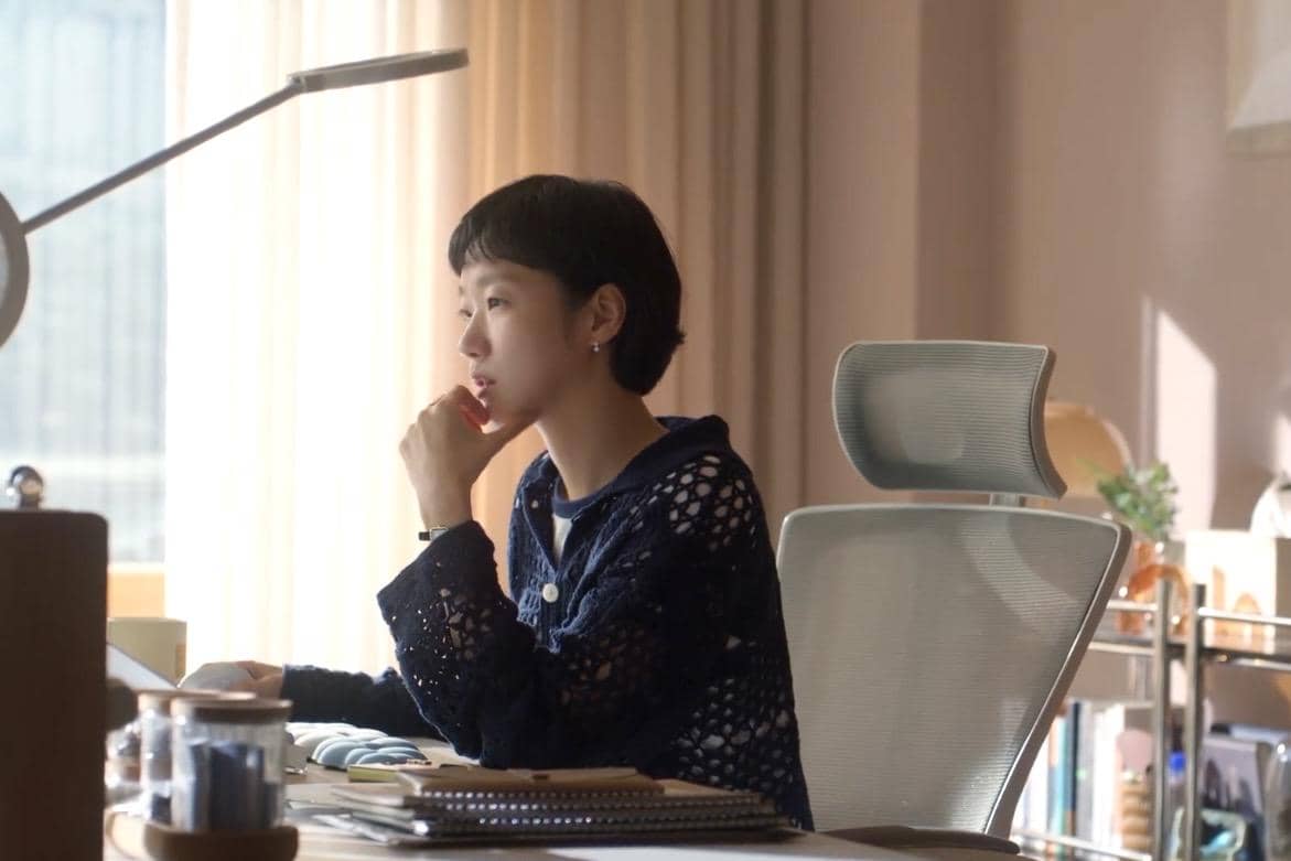 Kim Yu Mi (Kim Go Eun) dalam drakor Yumi's Cells 3 