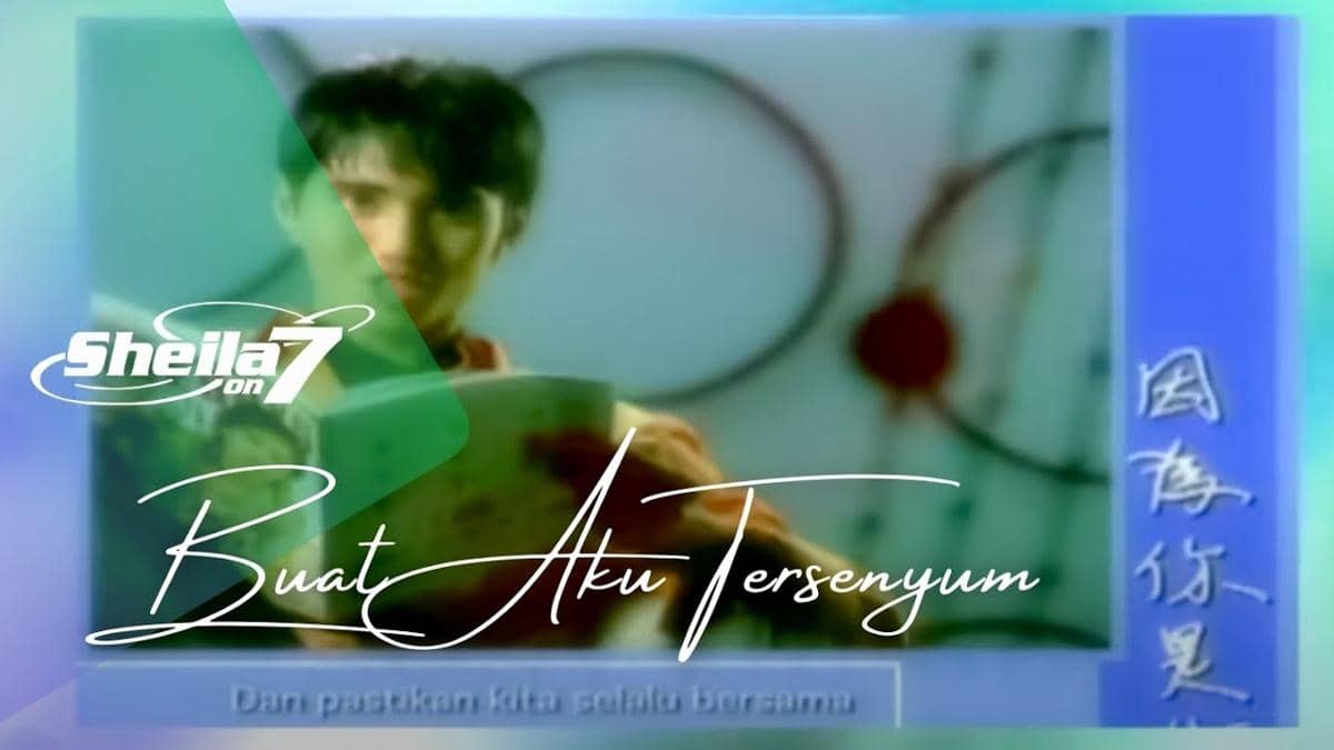 cuplikan video klip "Buat Aku Tersenyum"