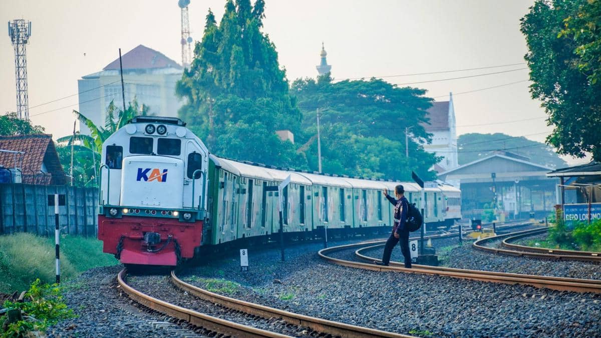 ilustrasi salah satu kereta api di Indonesia