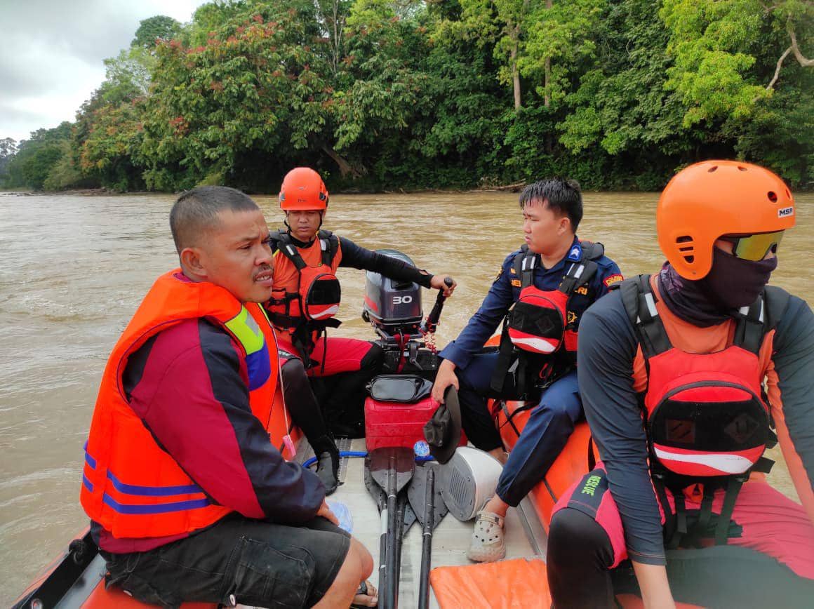 Proses pencarian korban hilang di Sungai Rawas, Musi Rawas Utara (Muratara)