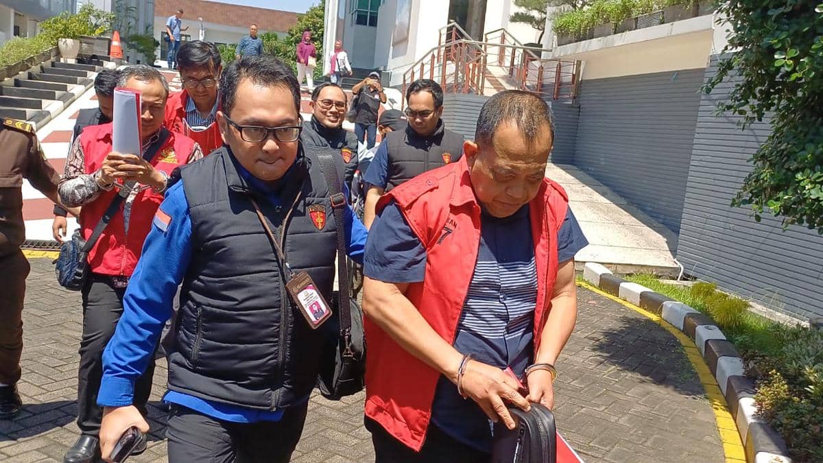 Kadis ESDM Jatim Tersangka Korupsi Perizinan, Uang Rp2,3 M Disita 