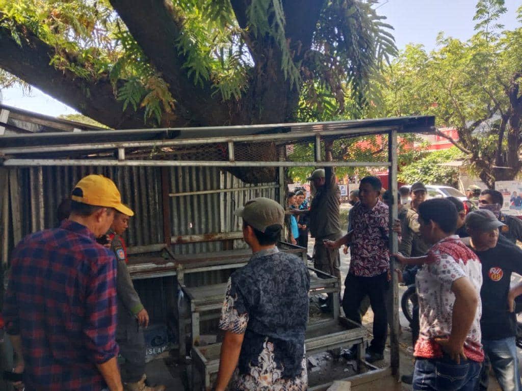 Giliran 60 Lapak PKL di Trotoar BTP Ditertibkan