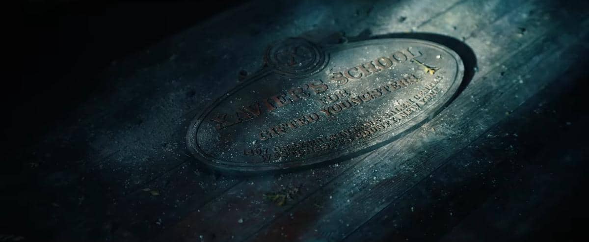 papan nama Xavier's School for Gifted Youngsters di X-Mansion