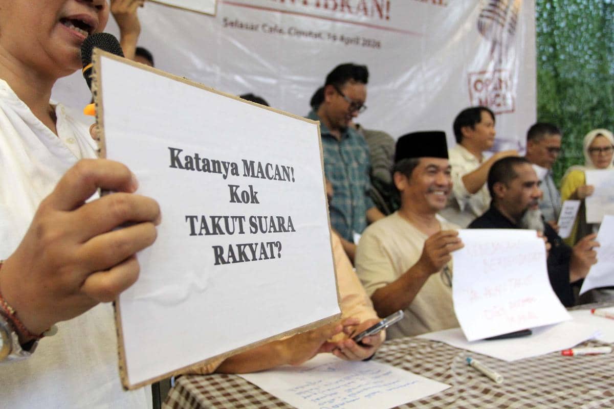Dukungan pada Saiful Mujani dalam acara halal bihalal yang digelar Komunitas Ciputat dengan tajuk Sebelum Halal Bihalal Ditertibkan! Pada Kamis, (16/4/2026). 