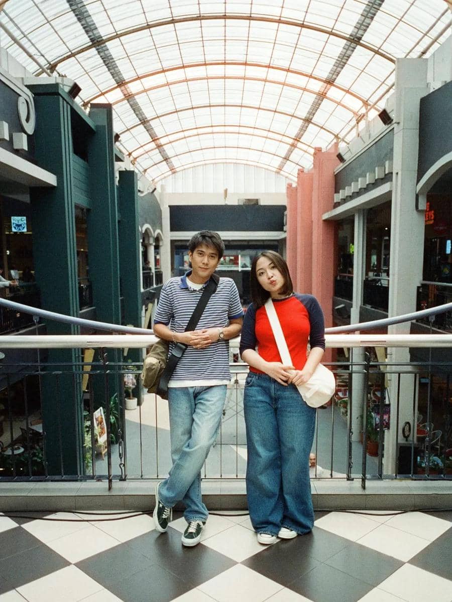 Bernadya dan Iqbaal Ramadhan di MV Rabun Jauh