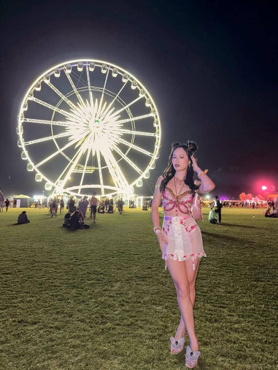 OOTD Konser ala Yuyi Chua, Ada untuk Coachella