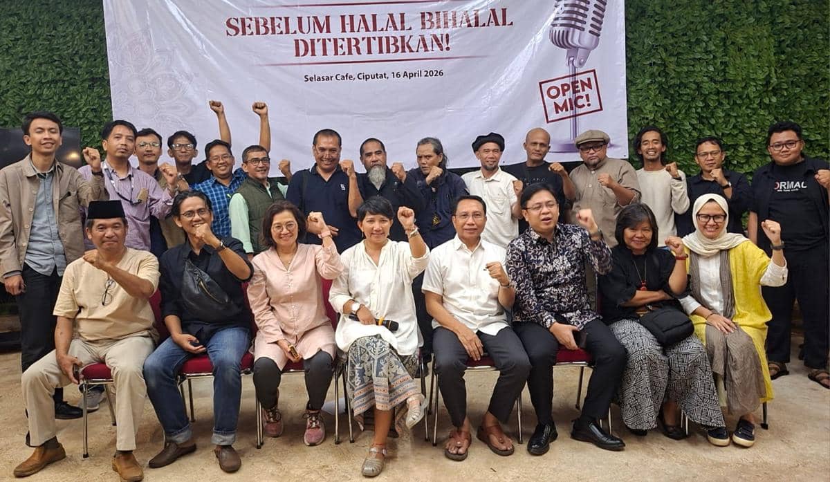 Dukungan pada Saiful Mujani dalam acara halal bihalal yang digelar Komunitas Ciputat dengan tajuk Sebelum Halal Bihalal Ditertibkan! Pada Kamis, (16/4/2026). 