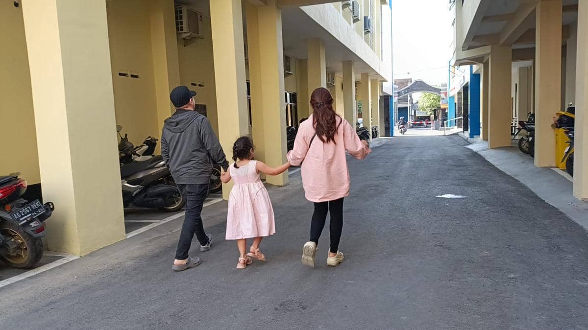 Cerita WNA Asal Turki Kahirnya Dapat Hak Asuh Anaknya di Tulungagung