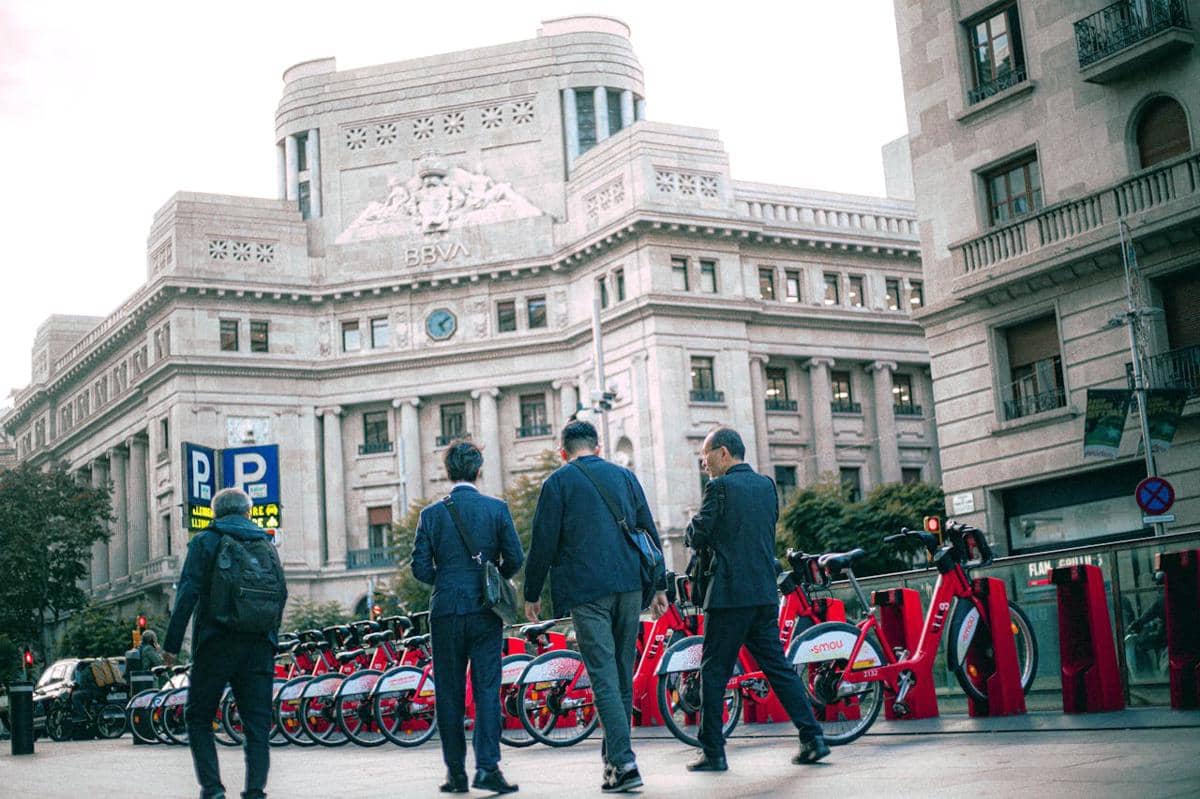 ilustrasi pekerja kantoran