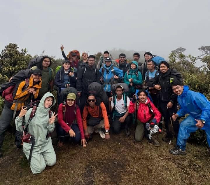 Wendy Walters mendaki Gunung Leuser