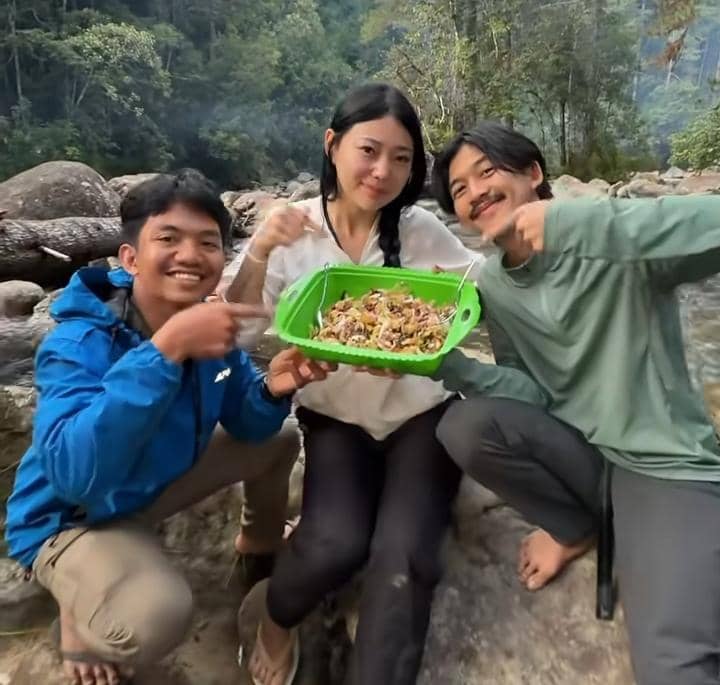 Wendy Walters mendaki Gunung Leuser