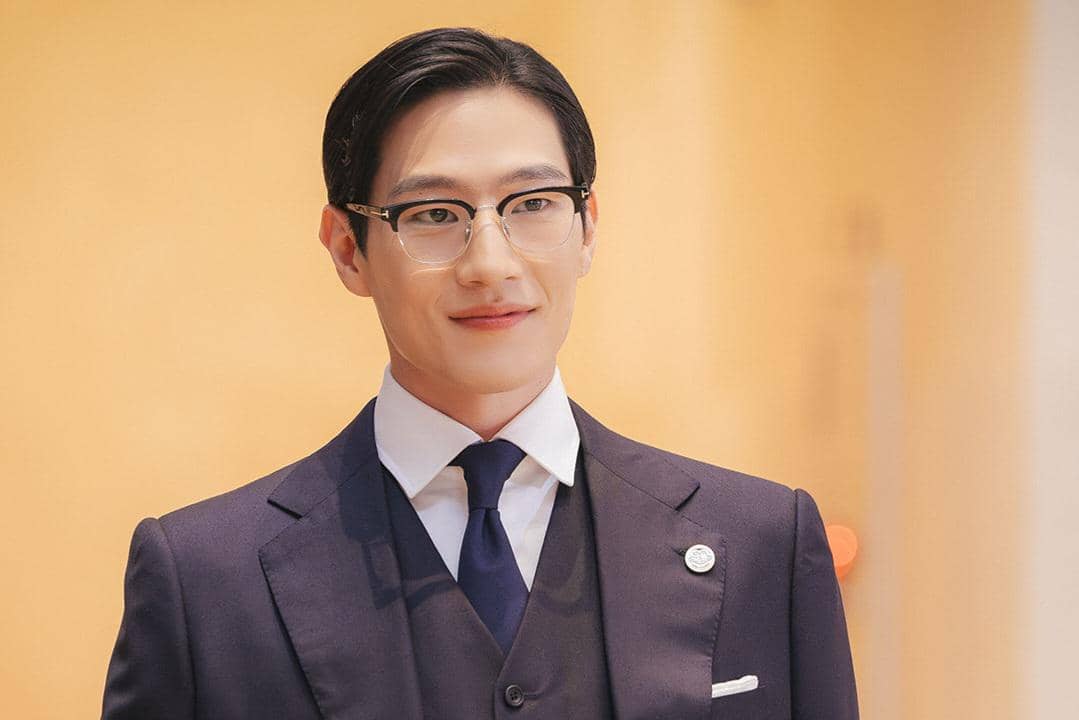 7 Bukti Kedekatan Hui Joo dan Perdana Menteri Min di Perfect Crown