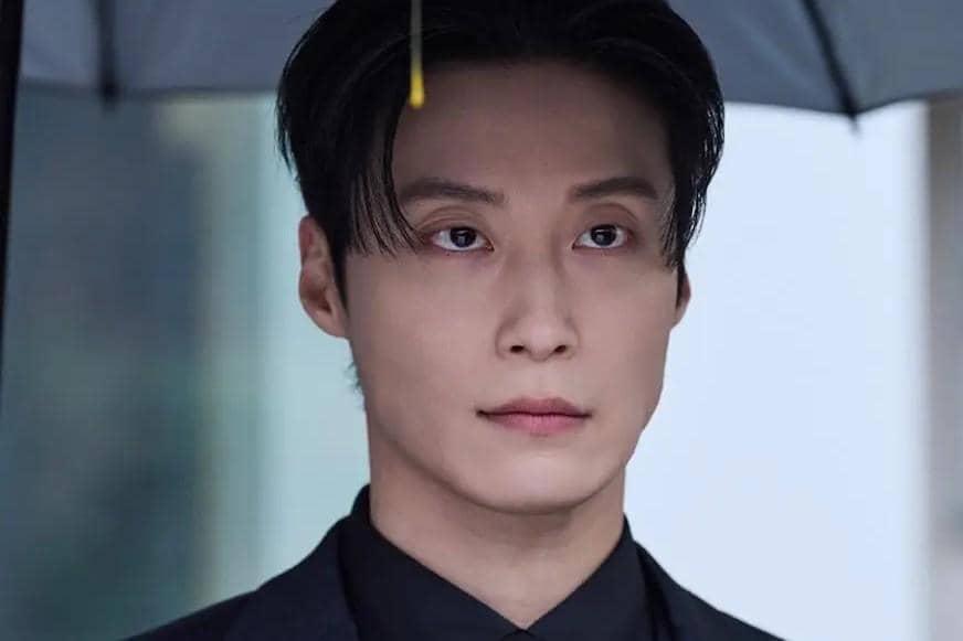 7 Still Cuts Heo Nam Jun di My Royal Nemesis, Jadi CEO Kapitalis!