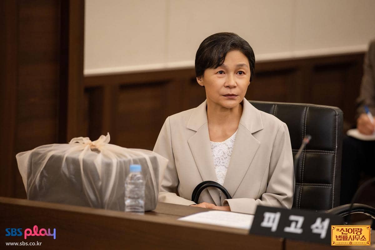  7 Alasan Chae Jeong Hui Memanipulasi Surat Wasiat di Phantom Lawyer