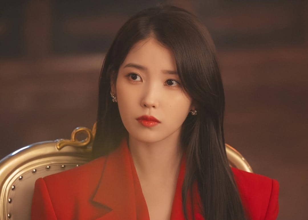 IU di drama Perfect Crown