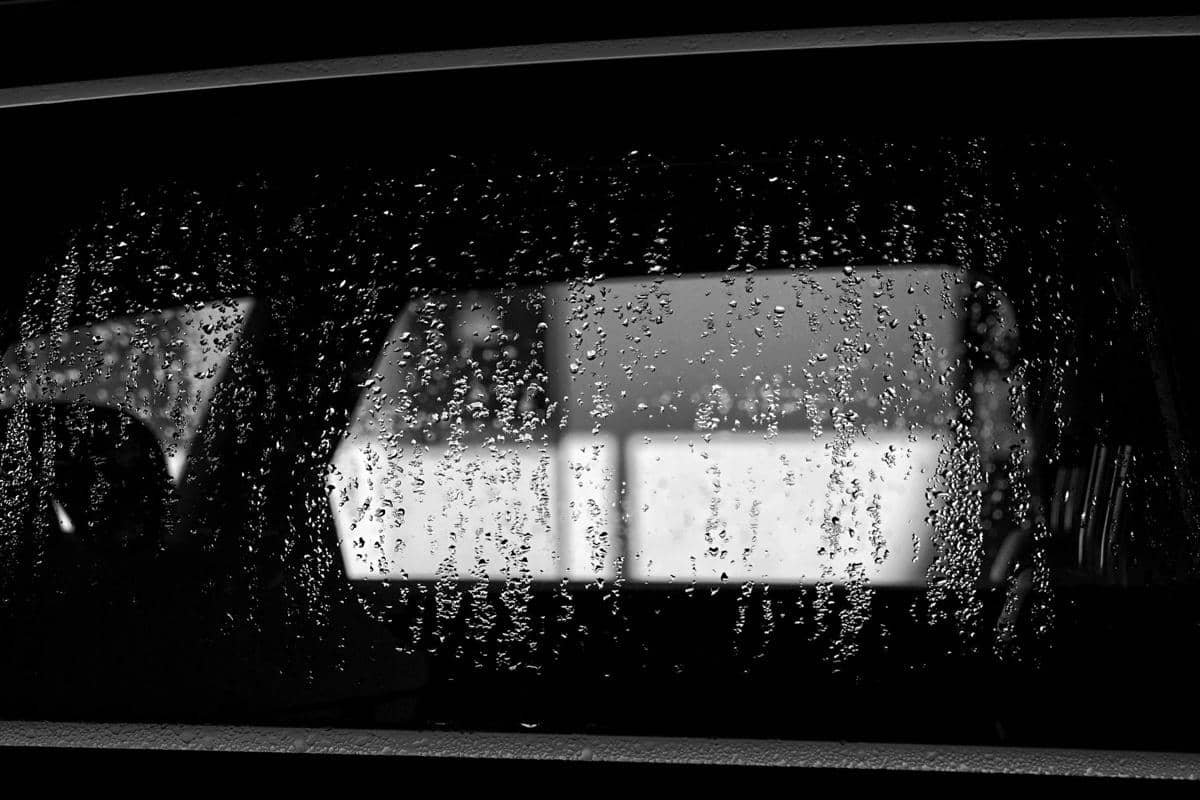 ilustrasi defogger kaca mobil