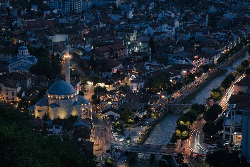 potret Prizren dengan beberapa tempat ibadah