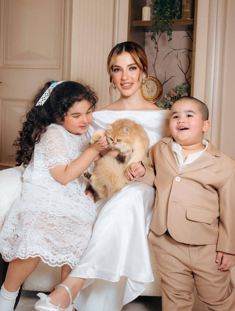 Photoshoot Tasya Farasya dengan anak dan kucing kesayangan