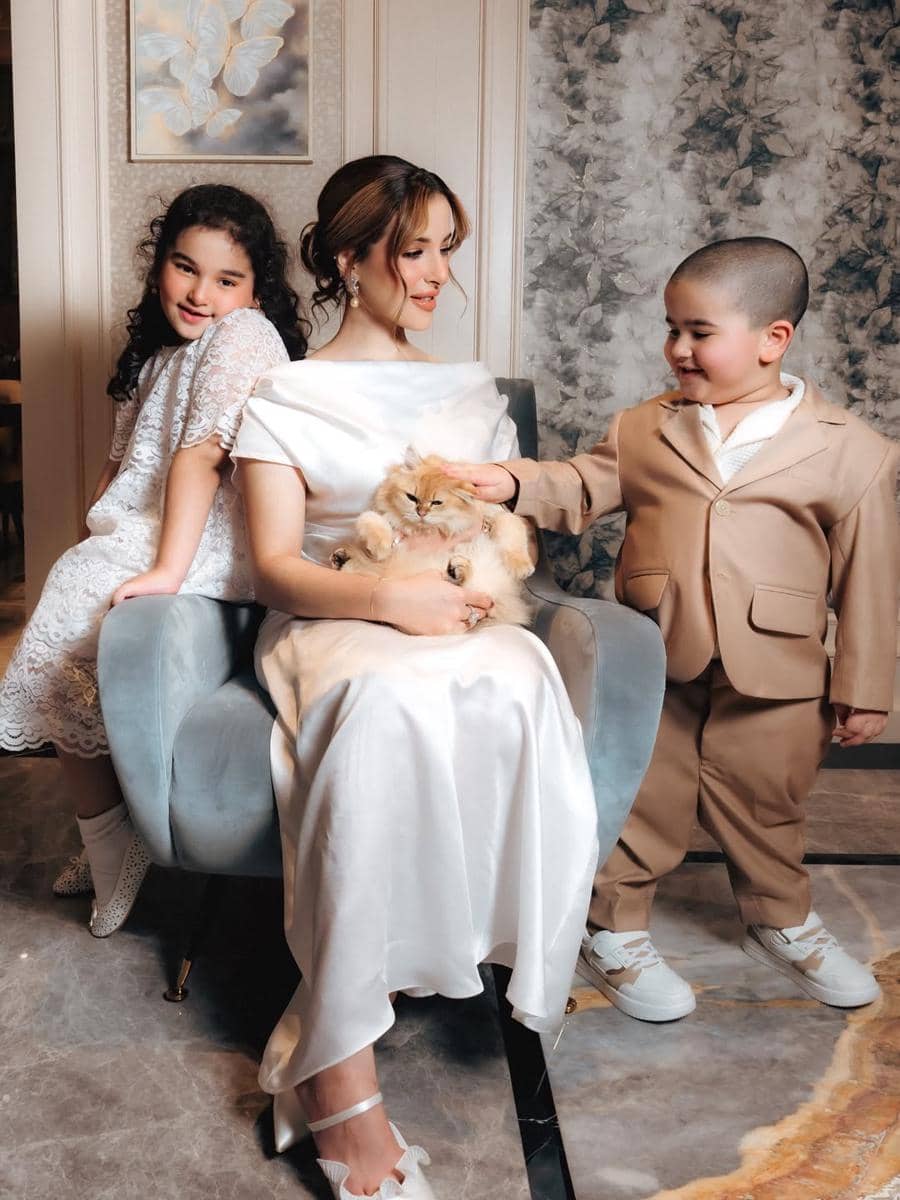 Photoshoot Tasya Farasya dengan anak dan kucing kesayangan