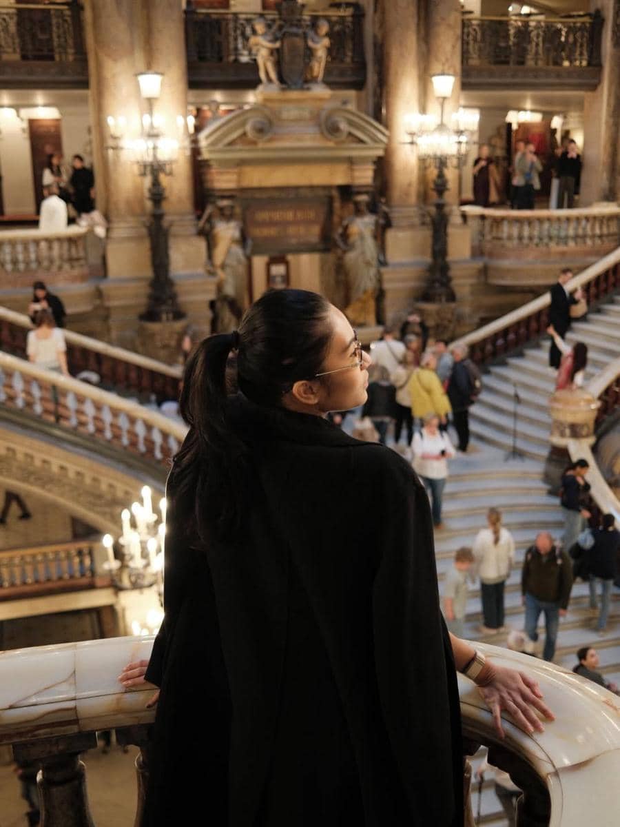 Azizah Salsha ke Palais Garnier di Paris