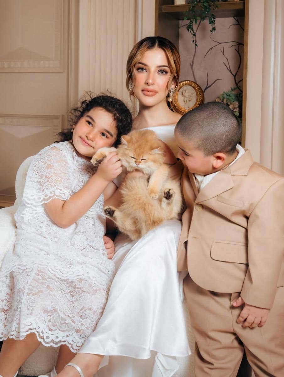 Photoshoot Tasya Farasya dengan anak dan kucing kesayangan