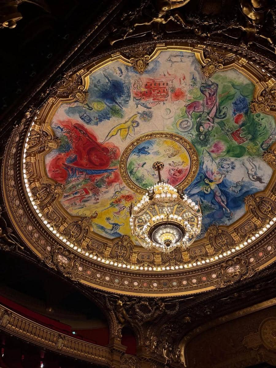 Azizah Salsha ke Palais Garnier di Paris