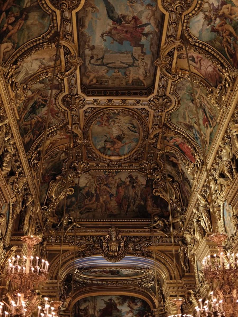 Azizah Salsha ke Palais Garnier di Paris
