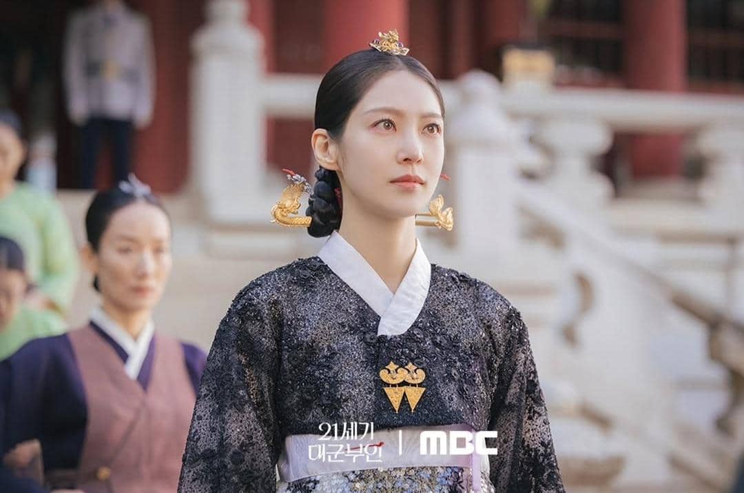 Cuplikan drakor Perfect Crown