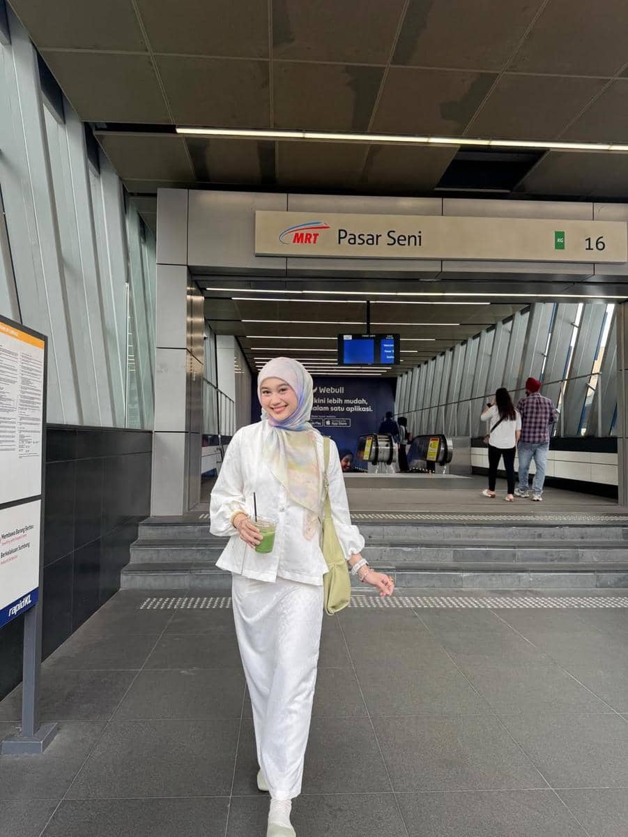 Inspirasi gaya ala Ravira Naila 