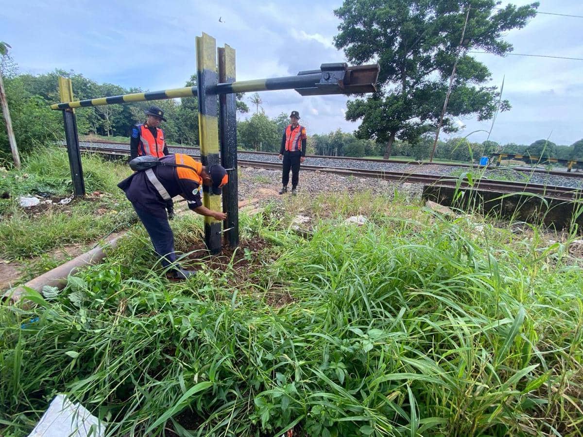 Mitigasi Kecelakaan, KAI Tanjungkarang Tutup 29 Perlintasan Liar