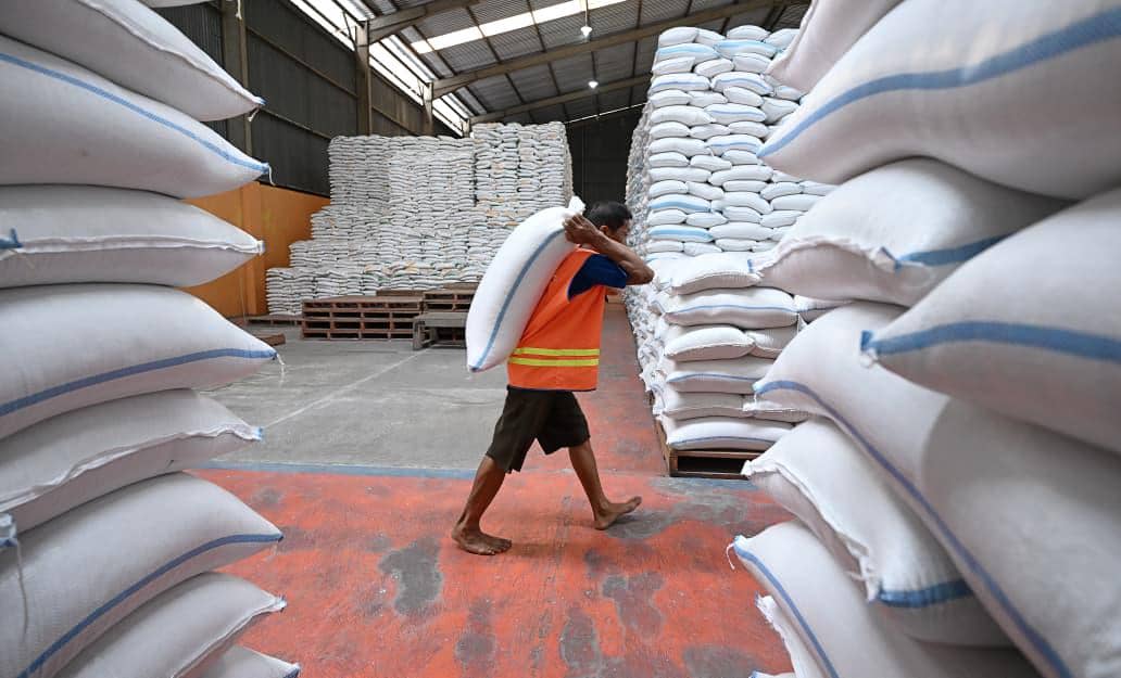 Presiden Prabowo Subianto saat sidak ke Kompleks Gudang Bulog Danurejo di Kabupaten Magelang, Jawa Tengah, Sabtu (18/4/2026). (Muchlis Jr/Biro Pers, Media, dan Informasi Sekretariat Presiden)