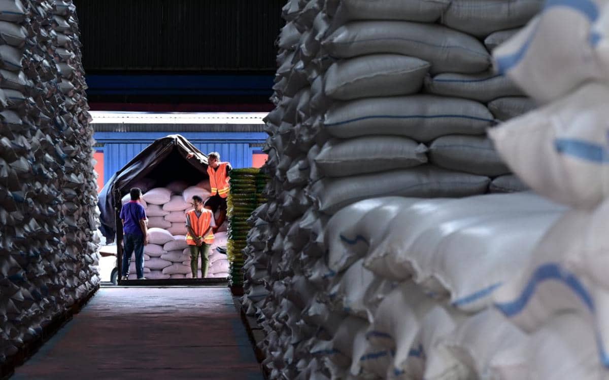 Presiden Prabowo Subianto saat sidak ke Kompleks Gudang Bulog Danurejo di Kabupaten Magelang, Jawa Tengah, Sabtu (18/4/2026). (Muchlis Jr/Biro Pers, Media, dan Informasi Sekretariat Presiden)